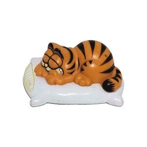 Garfield Sleeping On A Pillow PVC Figure Orange Cat Hong Kong 2.5" Vintage 1981